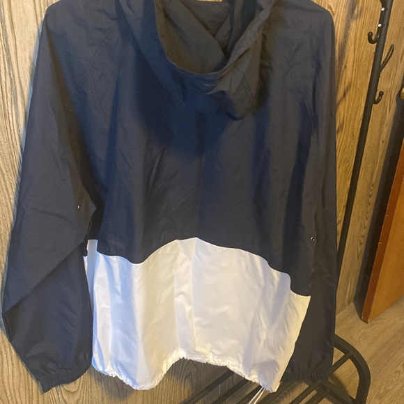 Bud Light Seltzer Wind Breaker - Picture 4 of 4